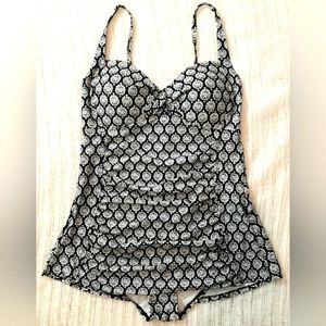 Merona black & white skirted swimsuit. Large.